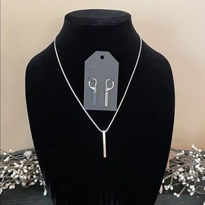 Elegant Silver Bar Necklace and Earring Set